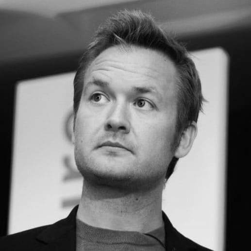 Alex-Hunter_ruqr8w_e_grayscale_exwjbc